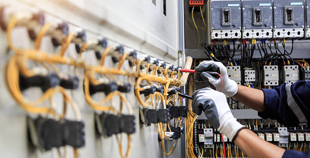 Professional Electrician technician working in Taft, TX